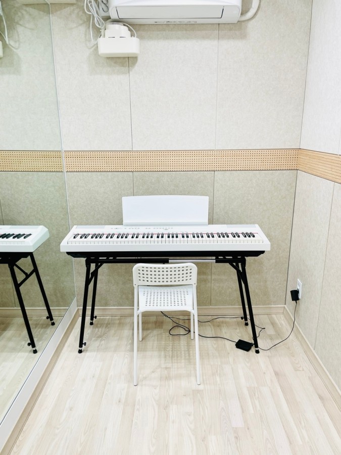E room(촬영용조명,피아노)